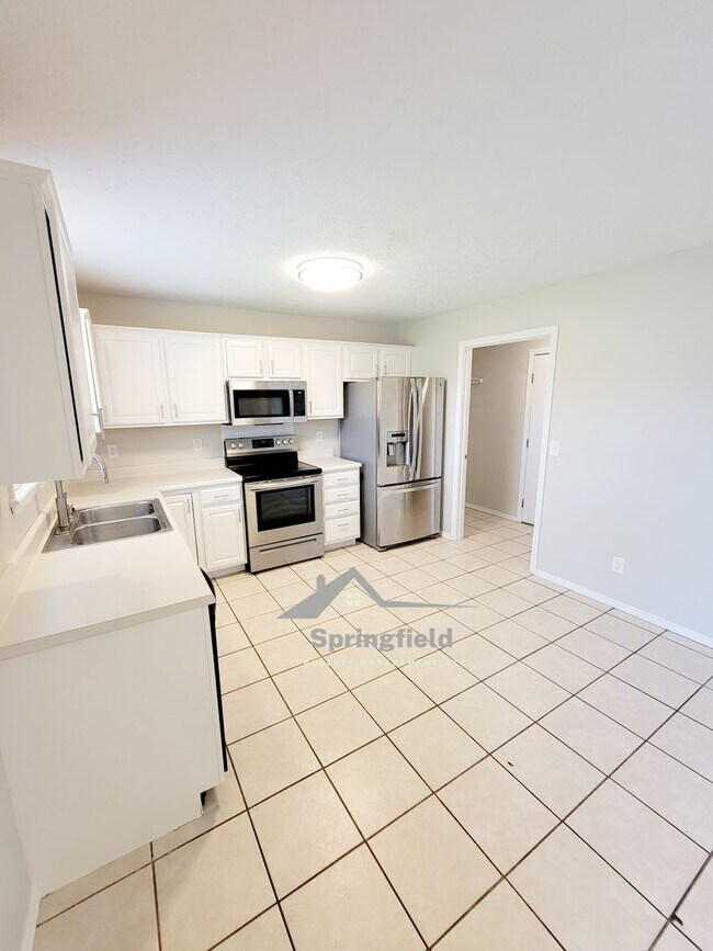 Building Photo - Great Southwest Location - Kickapoo, Chero...