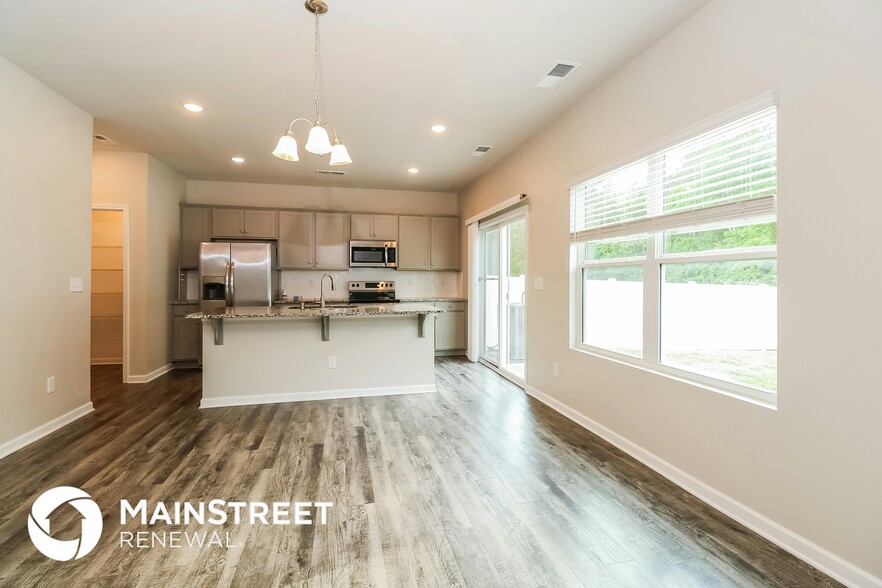 Building Photo - 12153 Old Dulin Farms Way