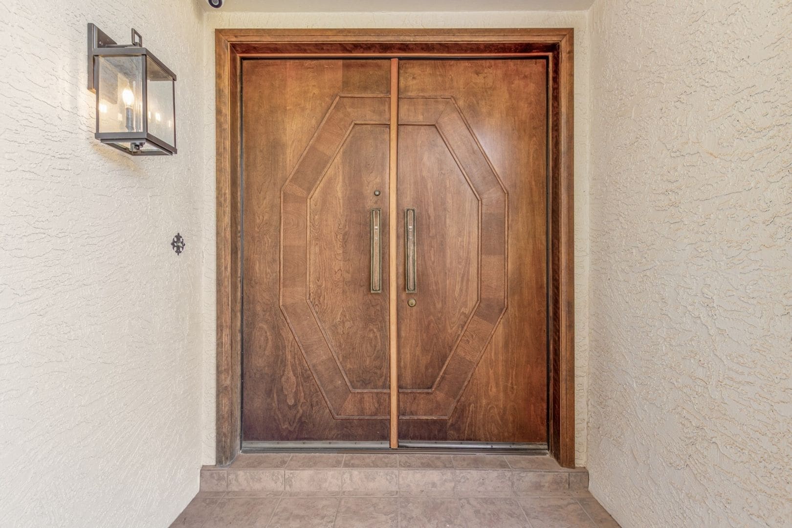 Building Photo - 5655 Camelback Canyon Dr