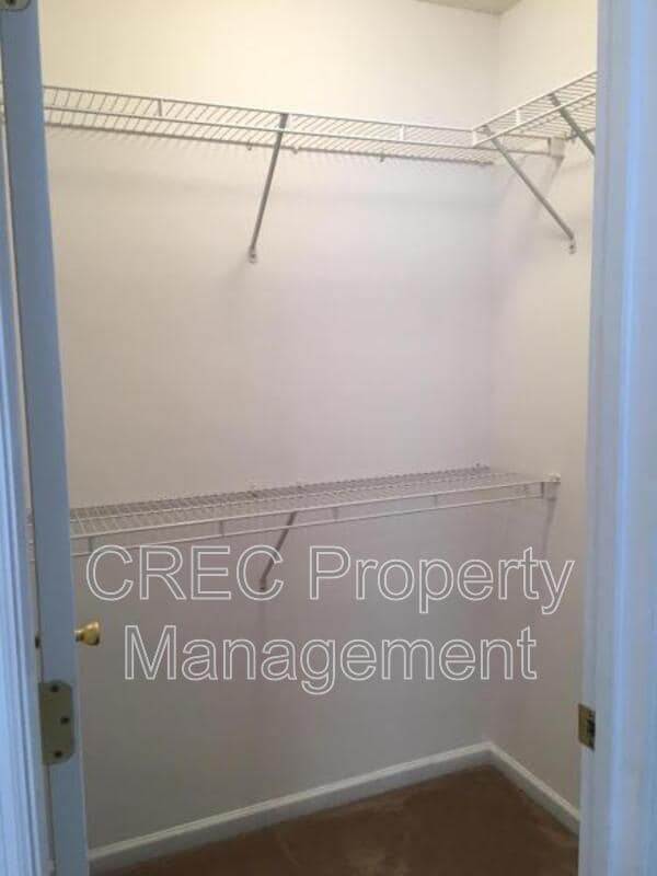 Building Photo - 146 Darcy Ave