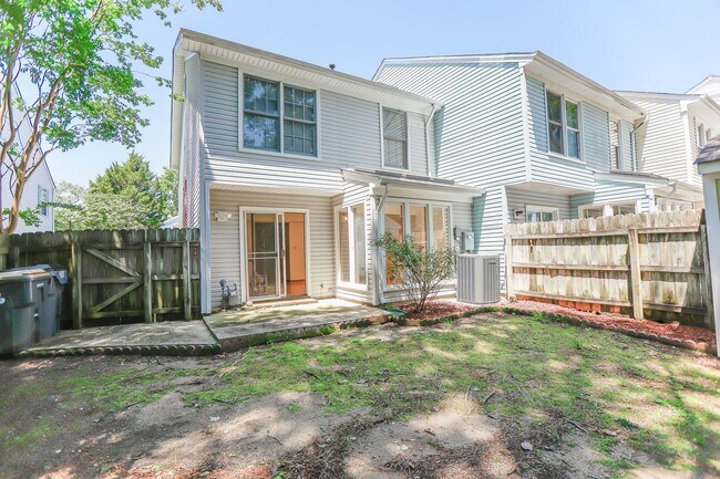 Building Photo - 200 Arabian Cir