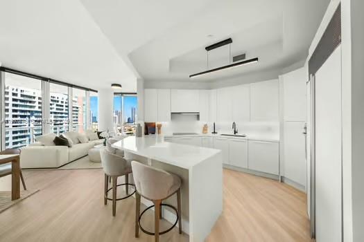 Building Photo - 100 South Pointe Dr