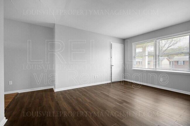 Building Photo - 5112 Valiant Dr