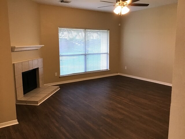 Building Photo - 1703 Oak Valley Dr