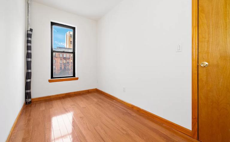 Building Photo - 328 E 14th St