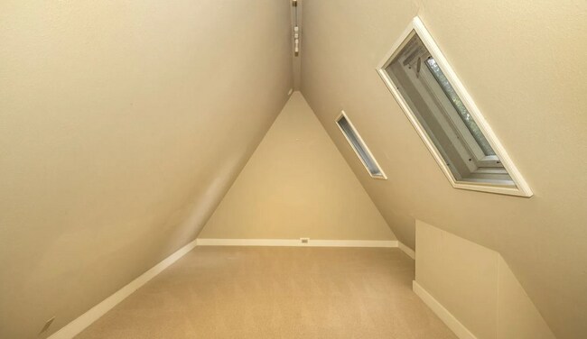 Building Photo - Charming Home w/ Beautifully Landscaped Ya...