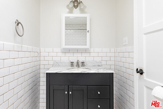 Building Photo - 2610 Griffith Park Blvd