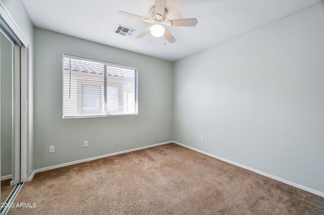 Building Photo - 808 W Roeser Rd