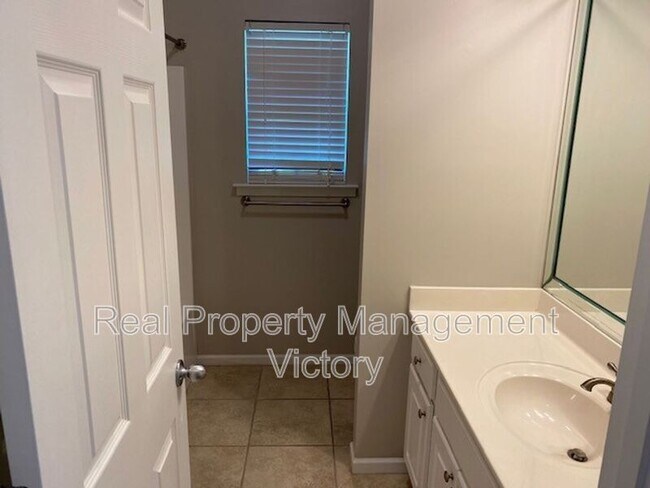 Building Photo - 981 Narrows Point Dr