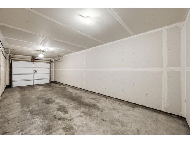 Building Photo - 13840 54th Ave N