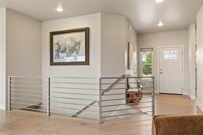 Building Photo - 4 Bed / 3 Bath Home in Silver Creek Estates (West End)