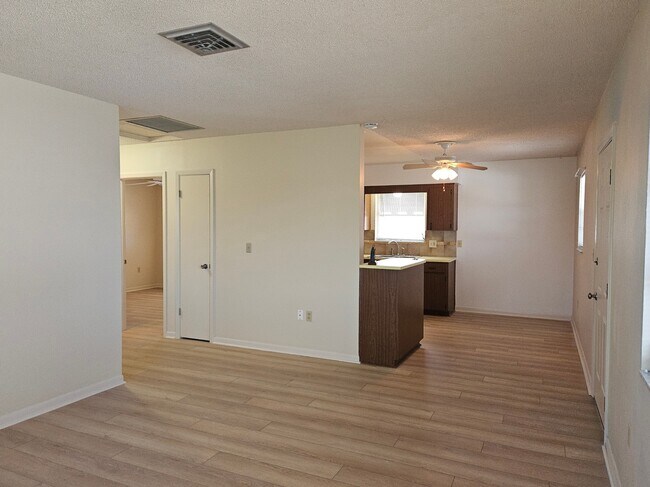 Building Photo - 360 137th Ave Cir