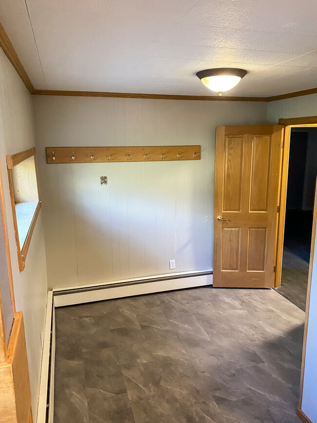 Entry way - 1606 S Lake Irving Dr SW