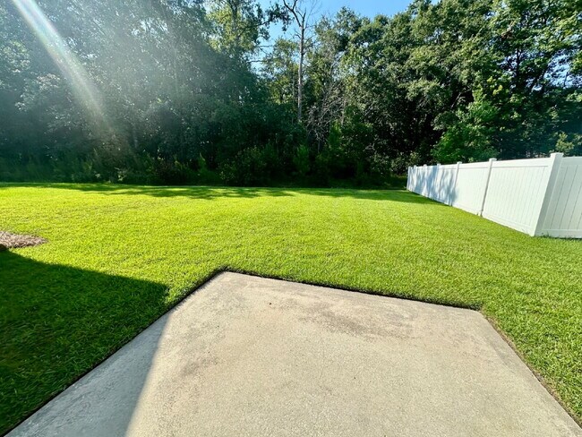 Building Photo - Fantastic Three Bedroom Updated Home in Bluffton!