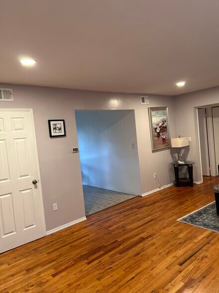 Building Photo - 57 Judson St