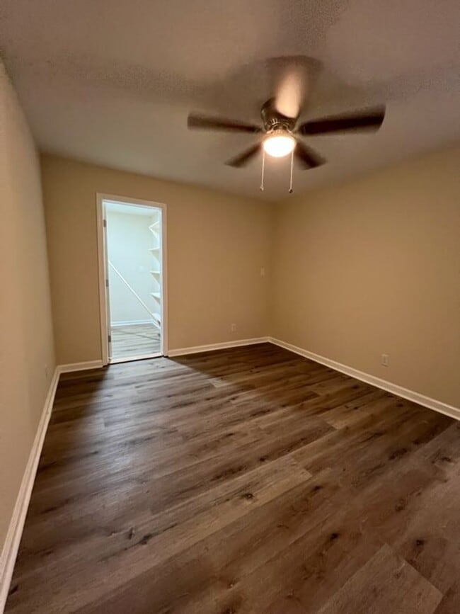 Building Photo - Roomy 3 bedroom/2 bath home on 1 acre in Phenix City!