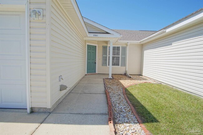 Building Photo - 8061 Stonebrook Dr