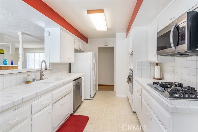 Building Photo - 11543 Swinton Ave