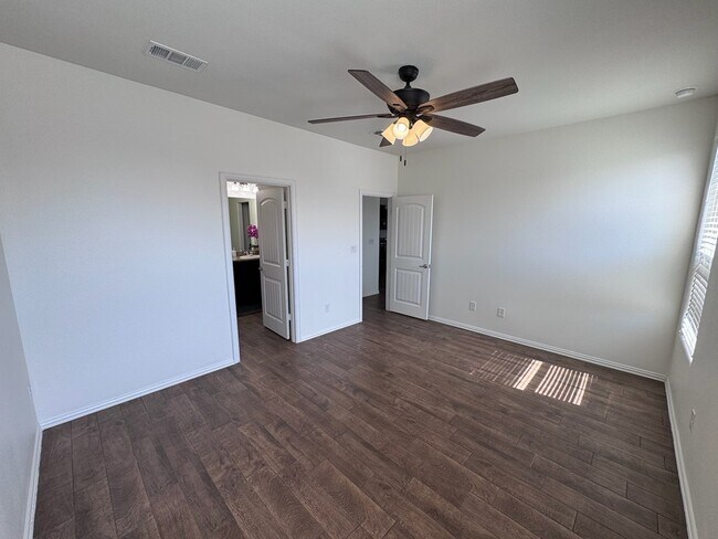 Building Photo - 1710 Wrigley Dr