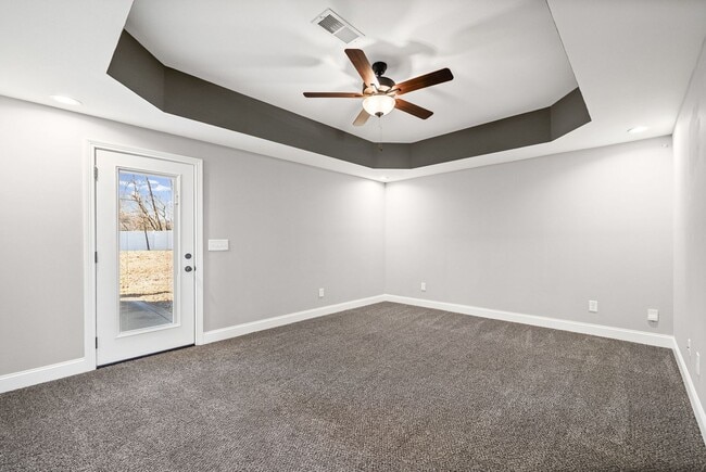 Building Photo - Spacious 4 bedroom 3 full bath home for rent!