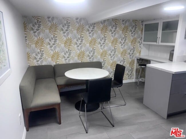 Building Photo - 2449 Riverside Pl