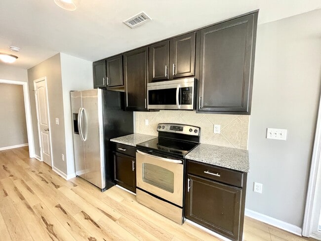 Building Photo - 3 bed, 2 bath Nest in Cameron