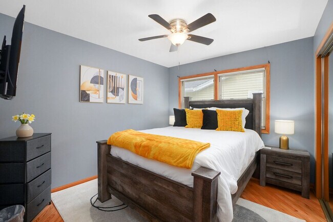 Building Photo - 255 Banbury Ave