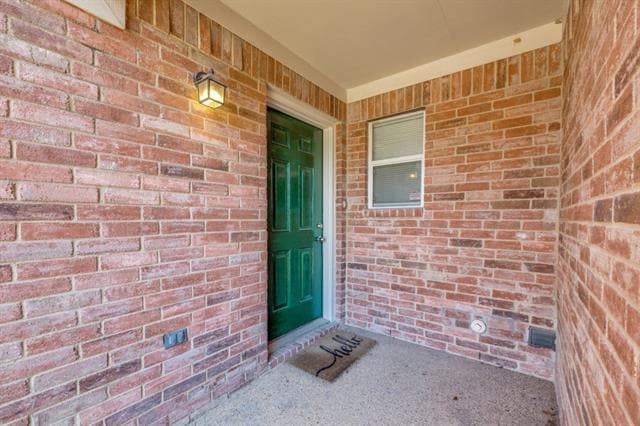 Building Photo - 2326 Kingsway Dr