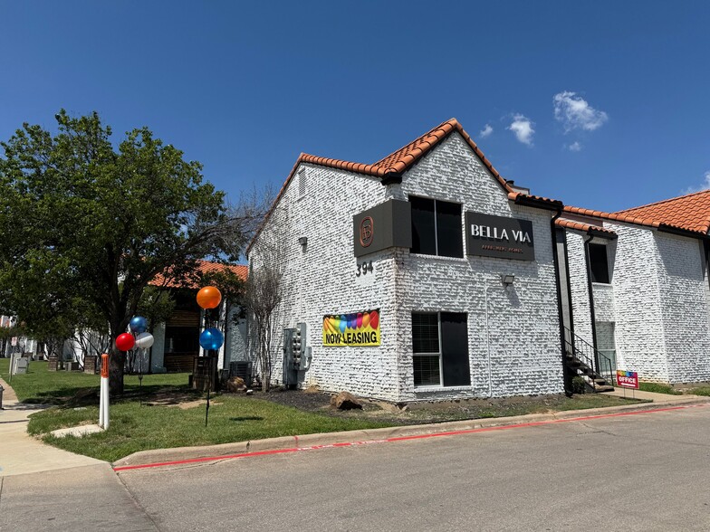 Building Photo - 390 Shady Ln Dr