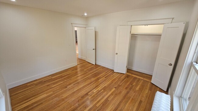 Building Photo - Must see! BRAND NEW RENOVATION! In-Unit La...
