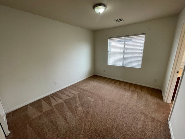 Building Photo - 9778 Twin Ponds Ct