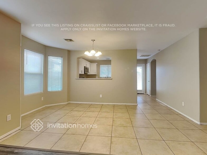 Building Photo - 1620 W Chanute Pass