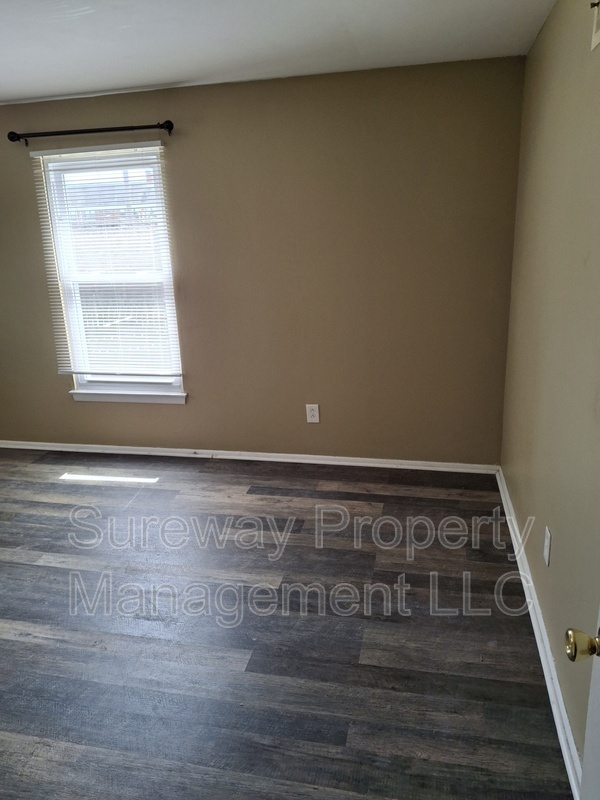 Building Photo - 12 W Wayne Terrace