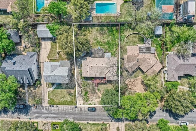 Building Photo - 2307 Tower Dr