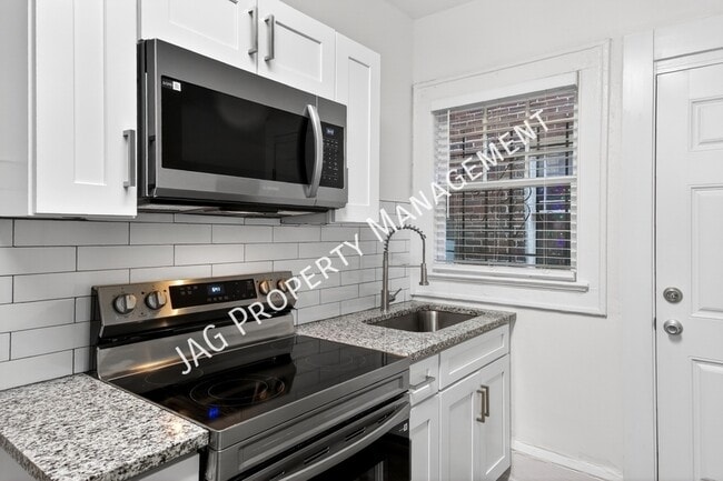 Building Photo - 2512 Park St