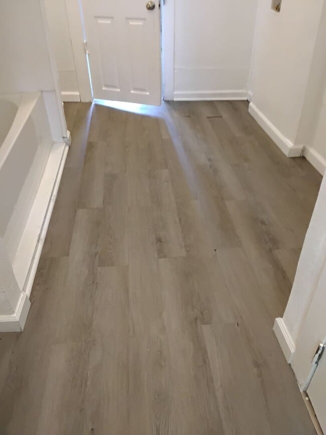 Building Photo - 2 Bed, 1 Bath home for rent