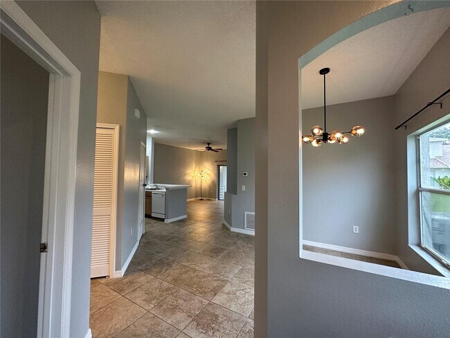 Building Photo - 14572 Laguna Beach Cir