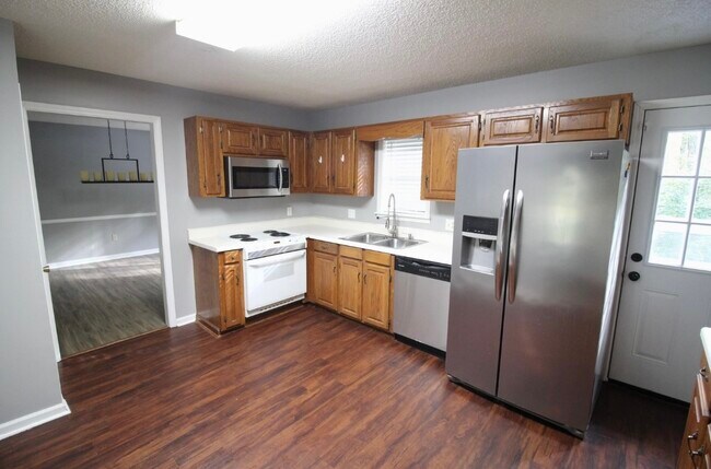 Building Photo - 175 Fern Ridge Rd