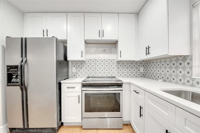 Building Photo - 2328 Dae Ct