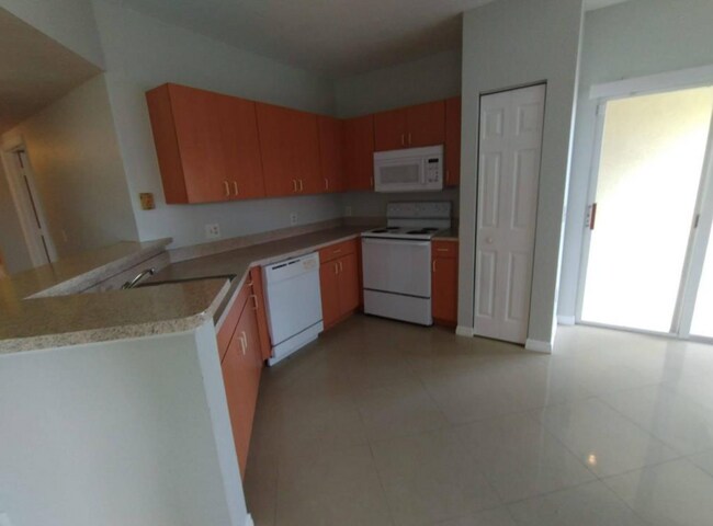 Building Photo - 2307 Belmont Ln