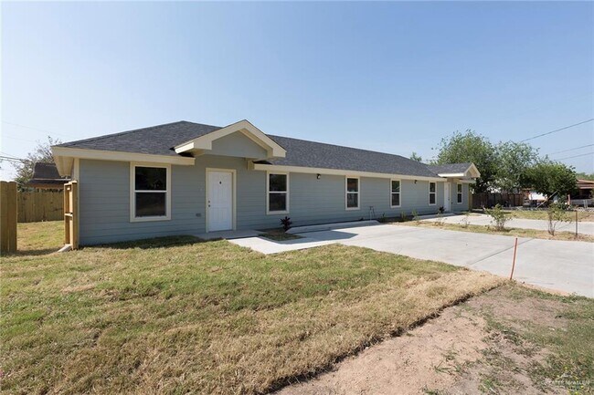 Building Photo - 624 N Texas Ave