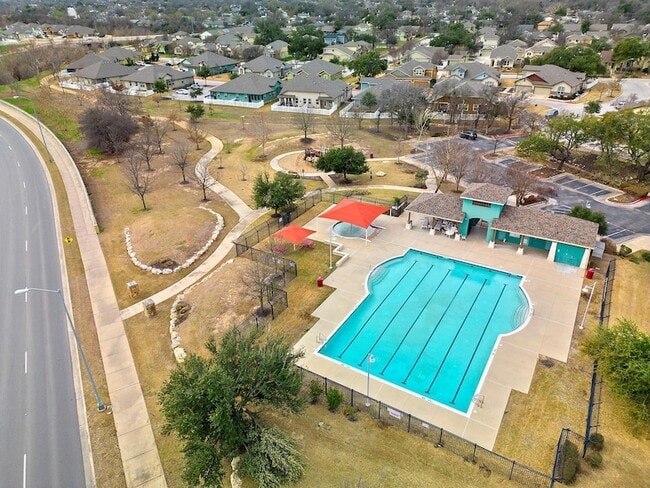 Building Photo - 1701 Logan Dr