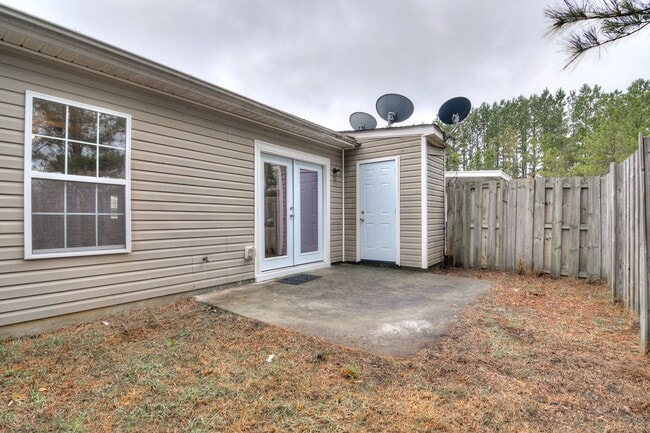 Building Photo - Updated 2 Bedroom 2 Bath Townhouse in Evans
