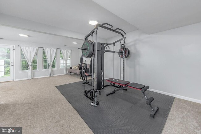 Building Photo - 372 Concetta Dr
