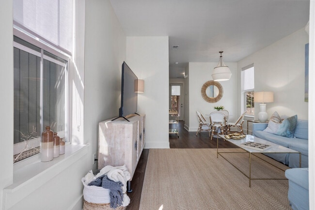 Building Photo - 2207 Government St