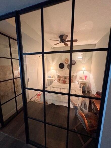 Guest Room - 1300 4th St SE