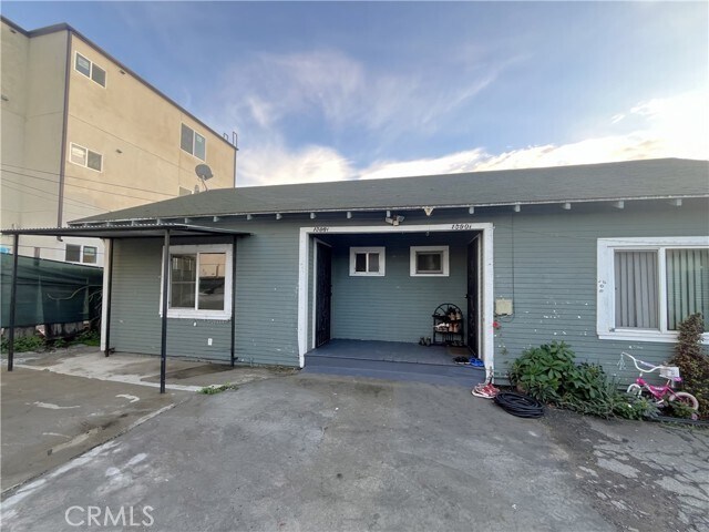 Building Photo - 1588 W 37th St