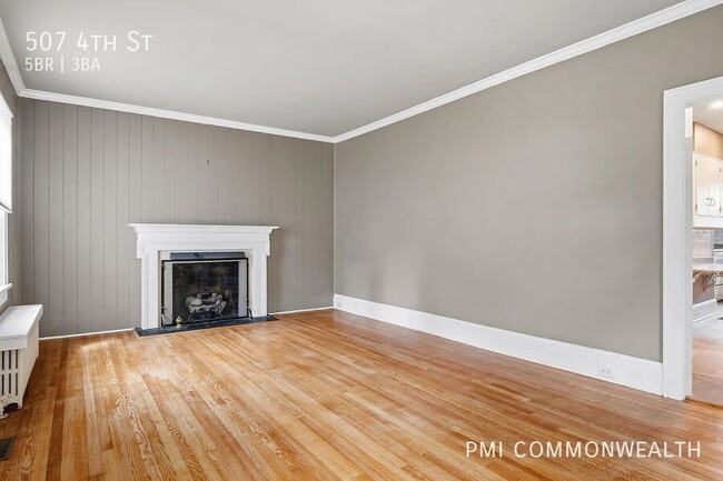 Building Photo - 507 4th St