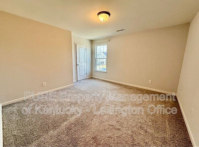 Building Photo - 1524 Hayfield Flt