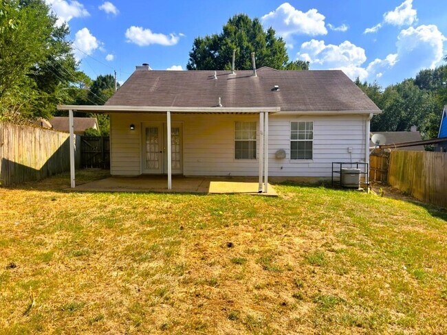 Building Photo - 6982 Lagrange Hill Rd